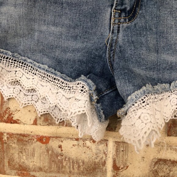 Free People Lace Trim Distressed Crochet Shorts 27 - Picture 7 of 13